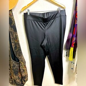 Torrid Faux Leather Legging, size 1